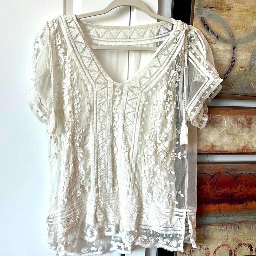 White House Black Market Bohemian Winter White Blouse